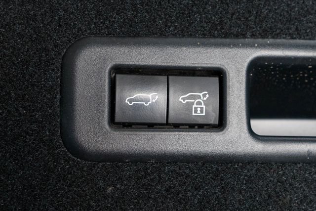 Used 2022 White Lexus 350L image 33