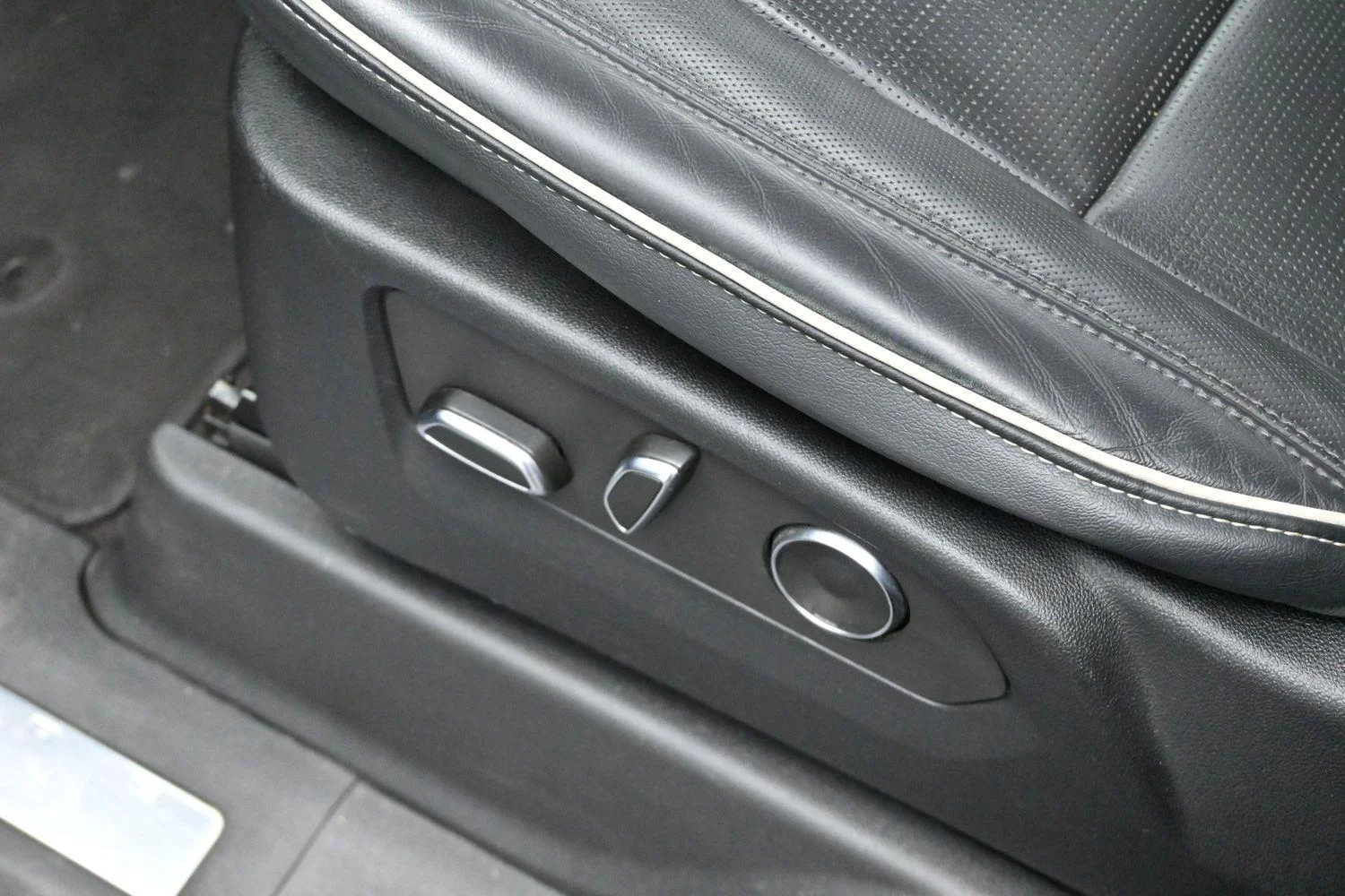 Used 2023 Black Raven Cadillac Sport image 15