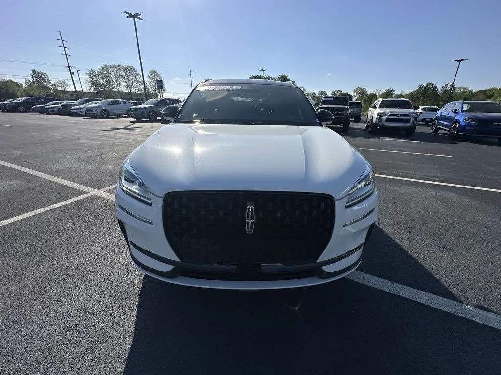 Used 2023 White Lincoln Reserve image 27