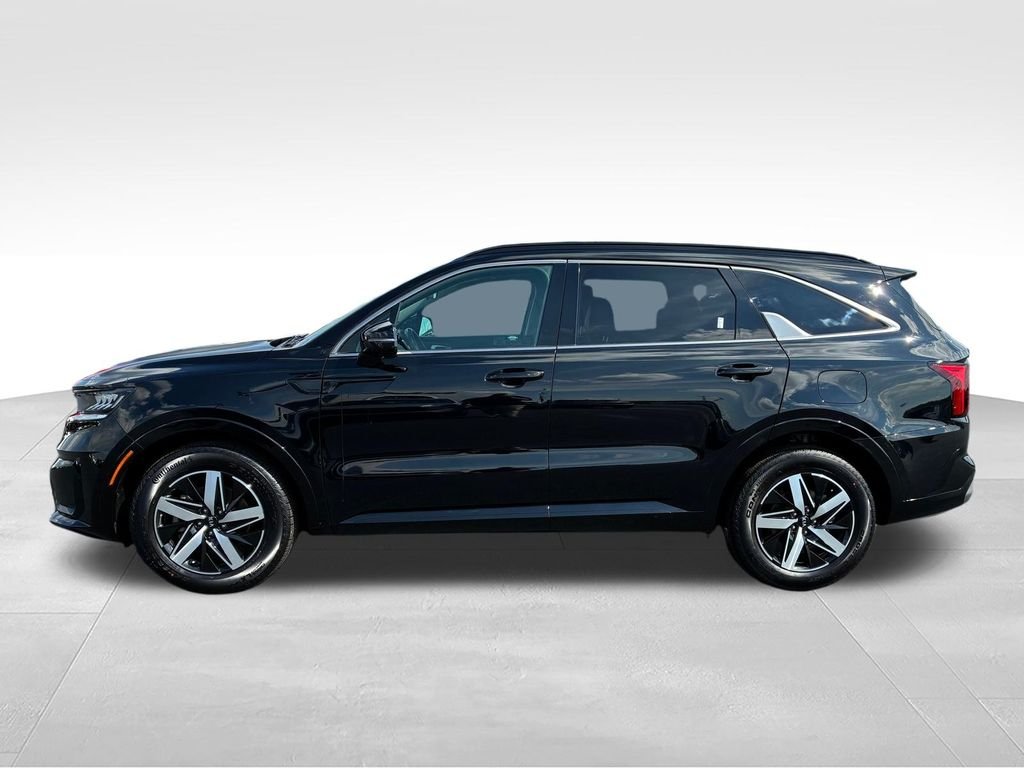 Used 2021 Black Kia S image 2