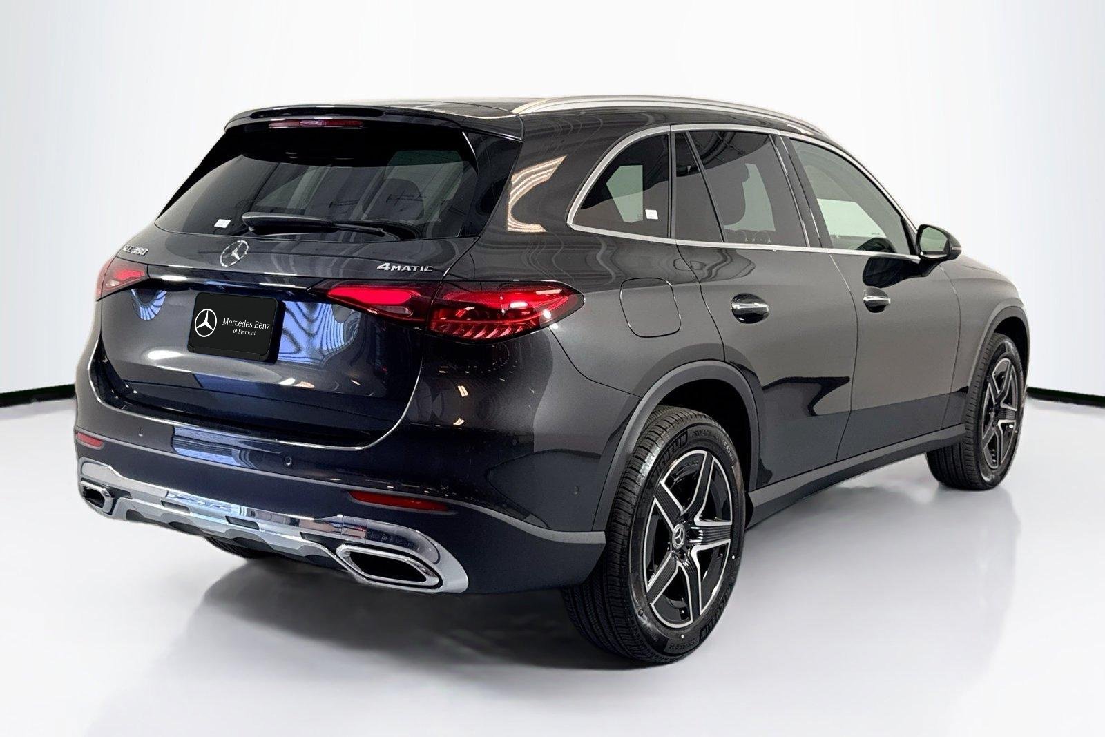 New 2026 Graphite Grey Metallic Mercedes-Benz GLC 300 image 5