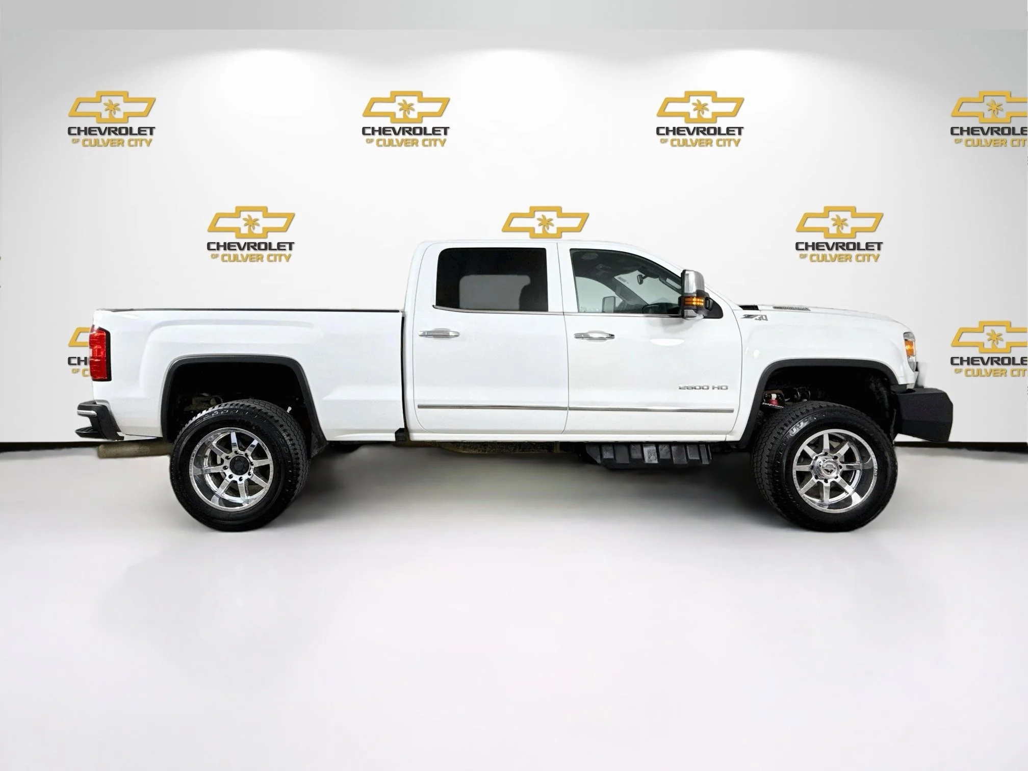 Used 2019 SUMMIT WHITE GMC SLT image 9
