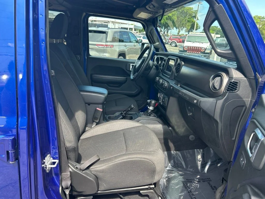 Used 2019 Blue Jeep Unlimited Sport S image 22