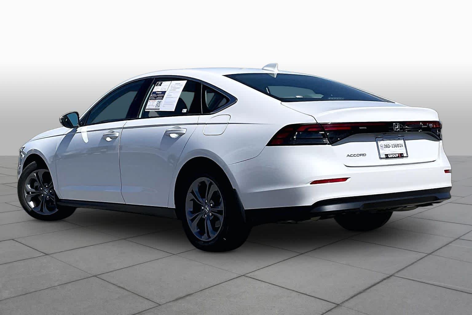 Used 2024 Platinum White Pearl Honda EX image 11