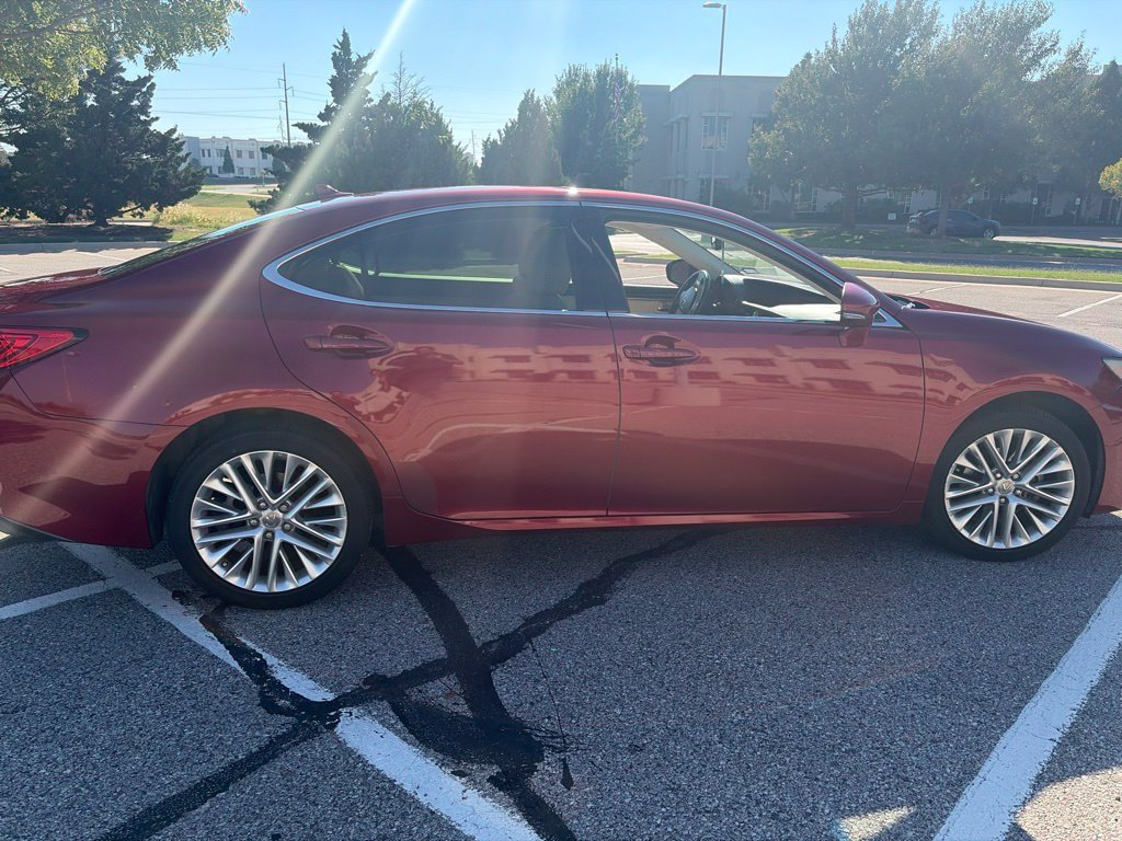Used 2013  Lexus 350 image 18