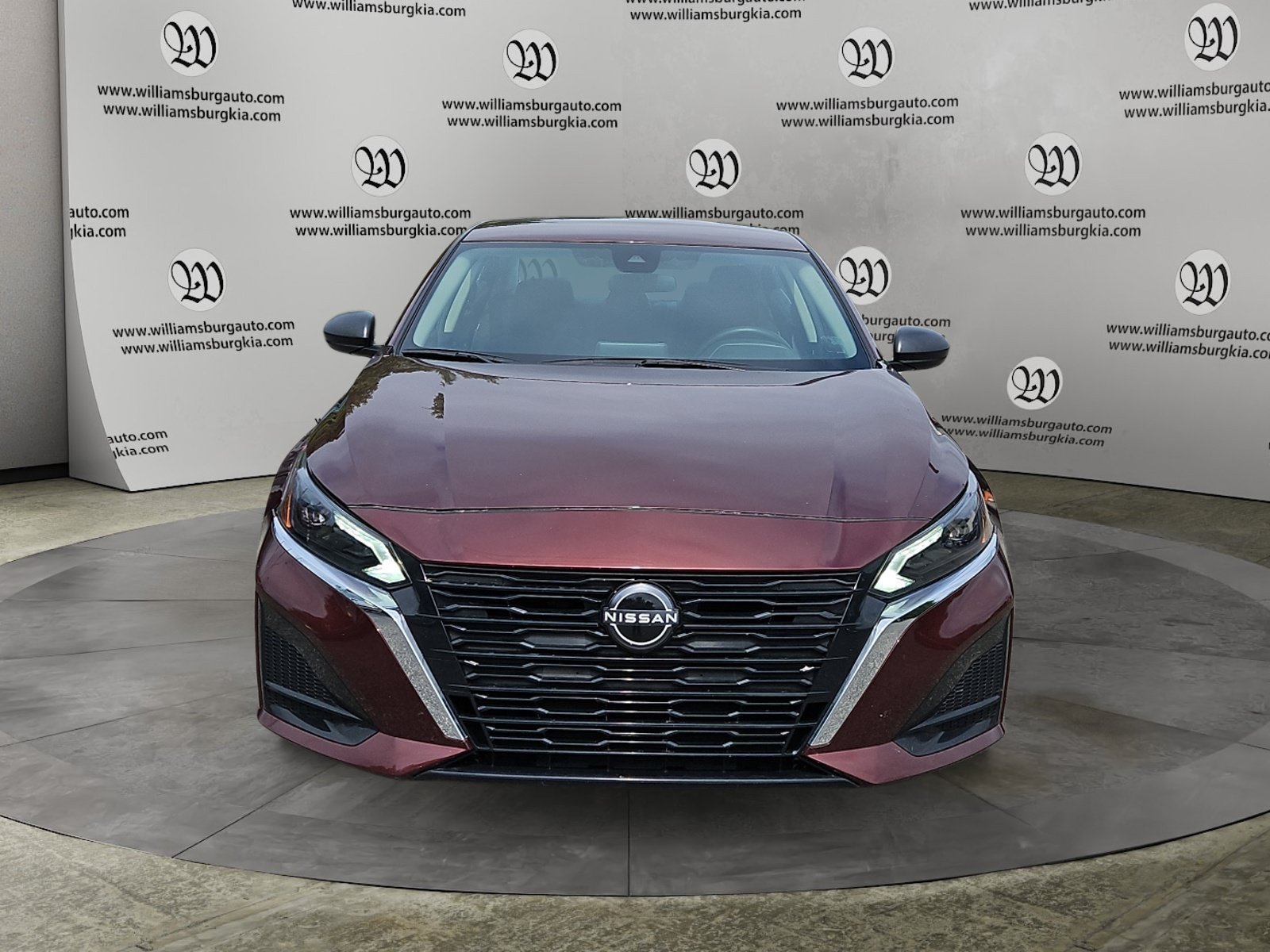 Used 2025 Red Nissan 2.5 SV image 8