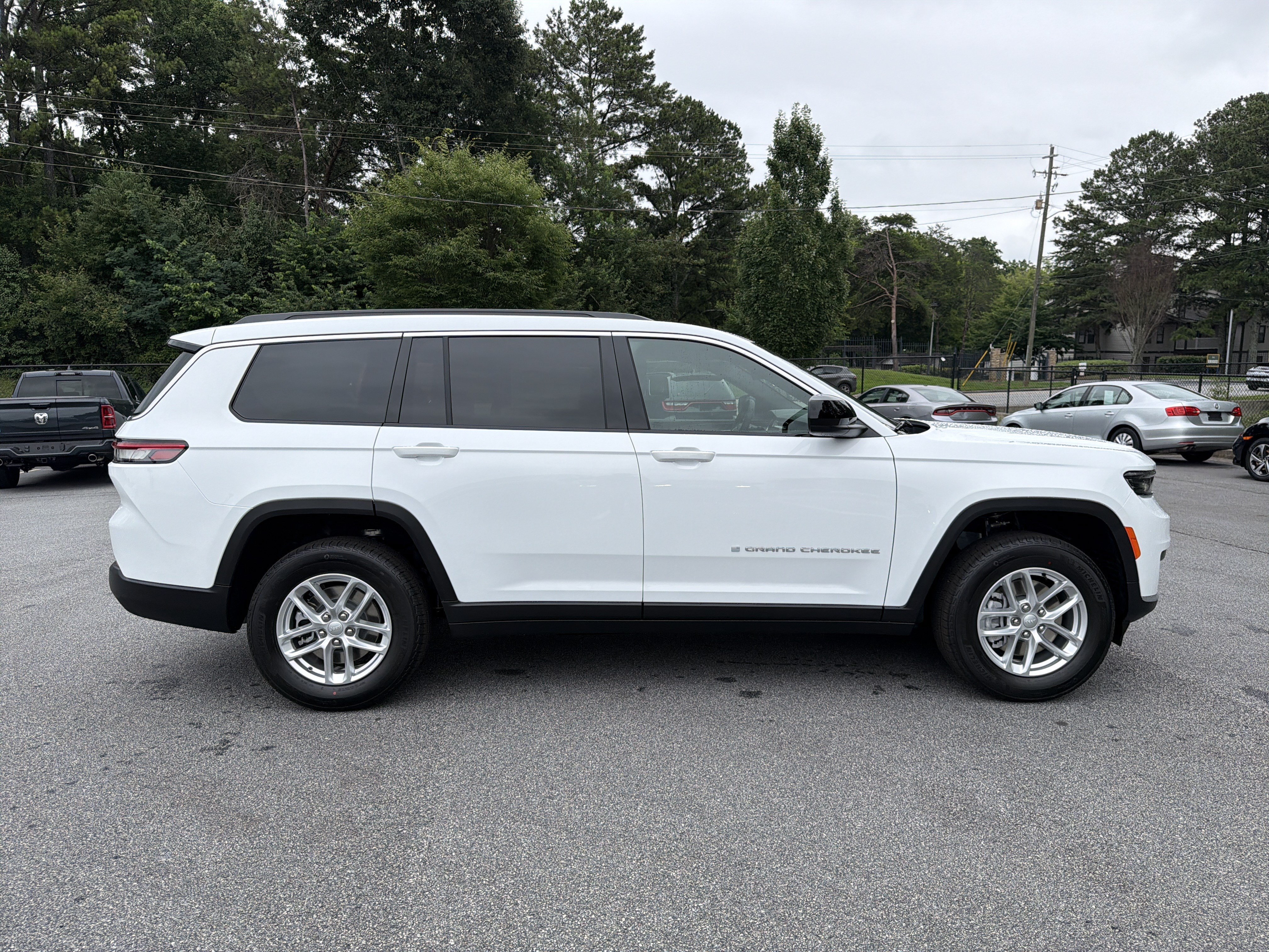 New 2026 Bright White Clearcoat Jeep Laredo image 9
