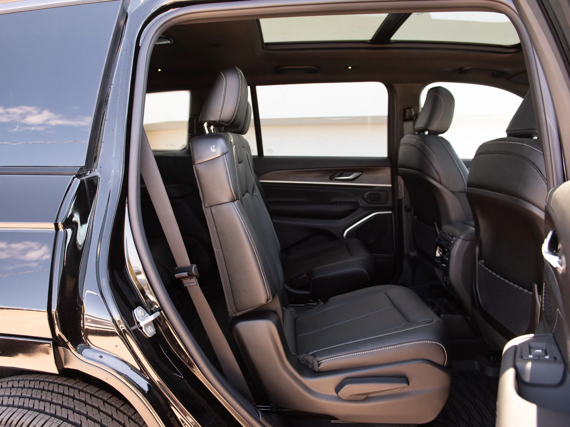 New 2026 Black Jeep Limited Reserve* image 25