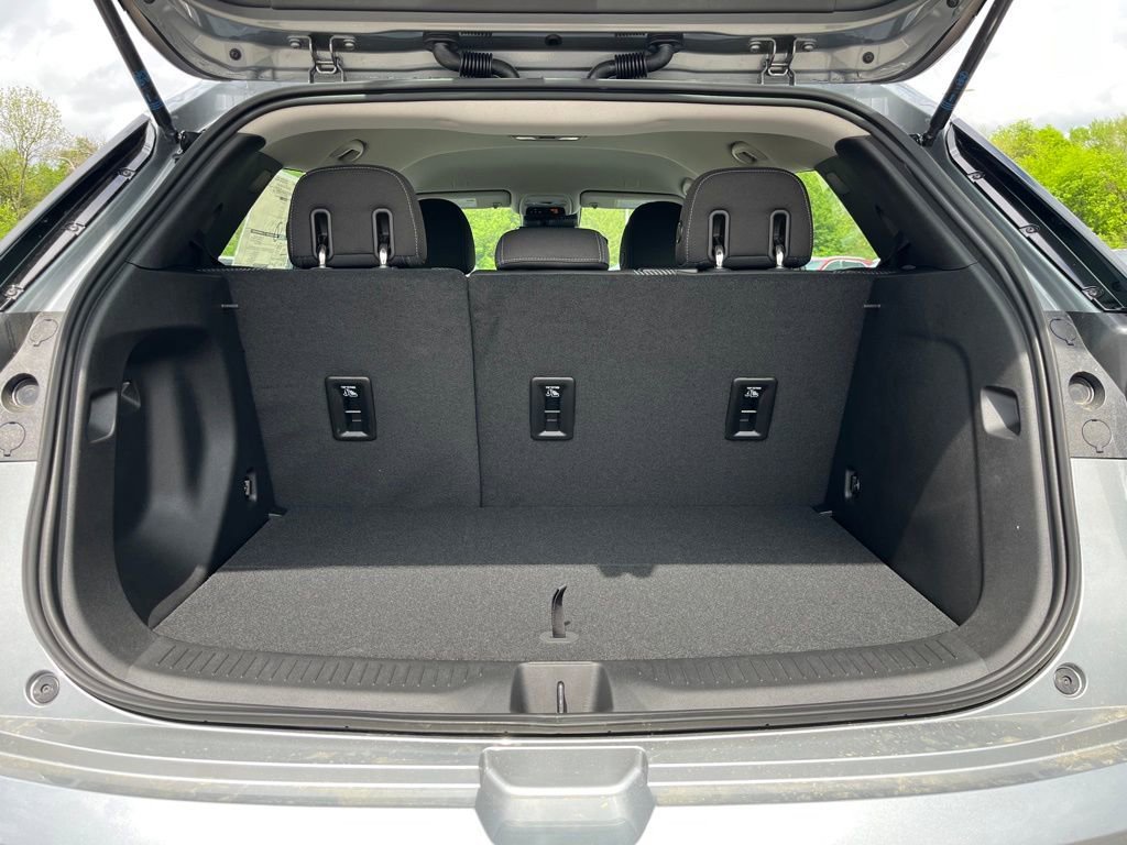 2027 Chevrolet Bolt LT - Photo 13
