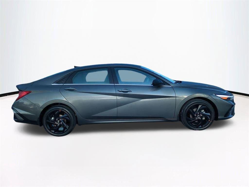 New 2026 Gray Hyundai SEL Sport Premium image 4