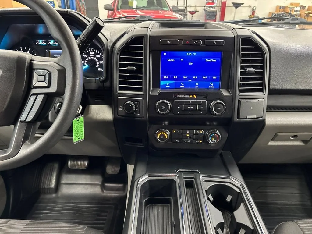 Used 2020 White Ford XL image 19