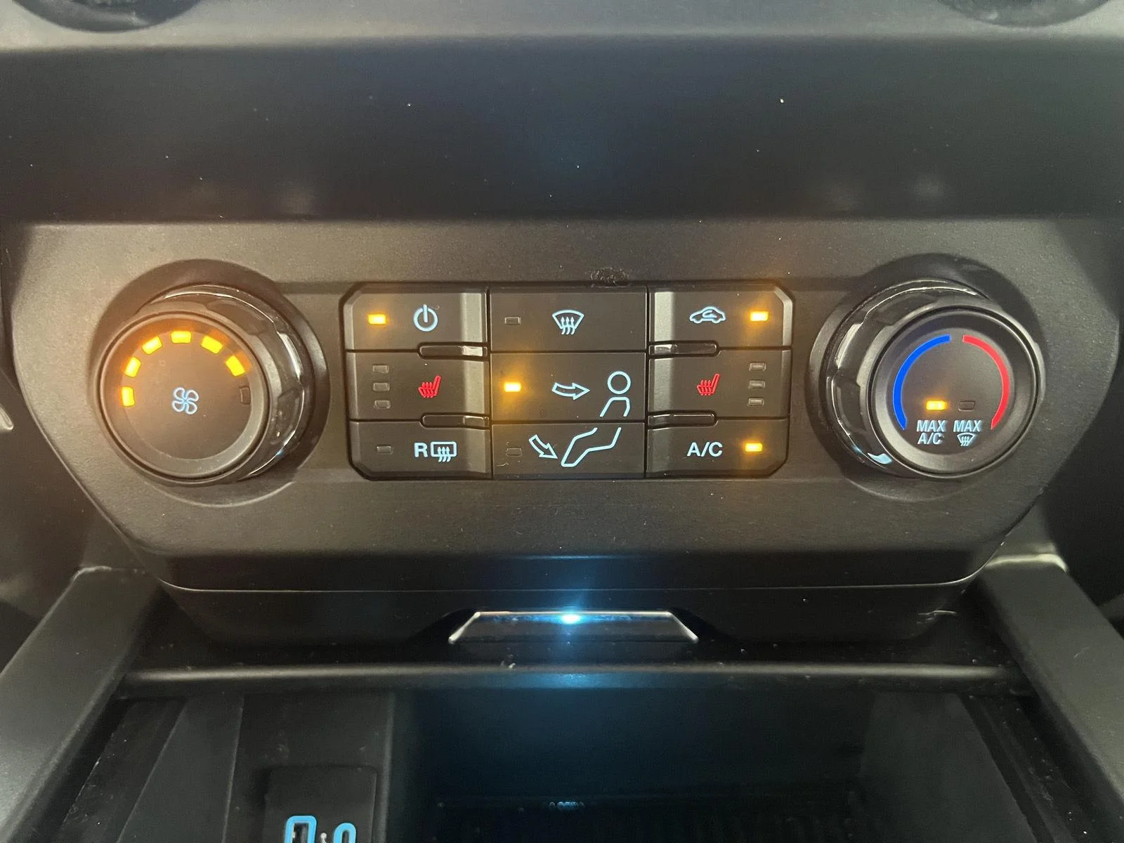 Used 2022 Rapid Red Metallic Tinted Clearcoat Ford XLT image 18