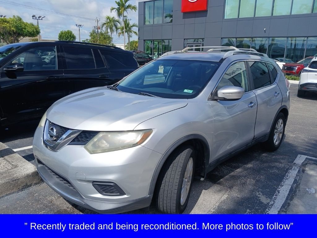 Used 2014 Silver Nissan SV image 1