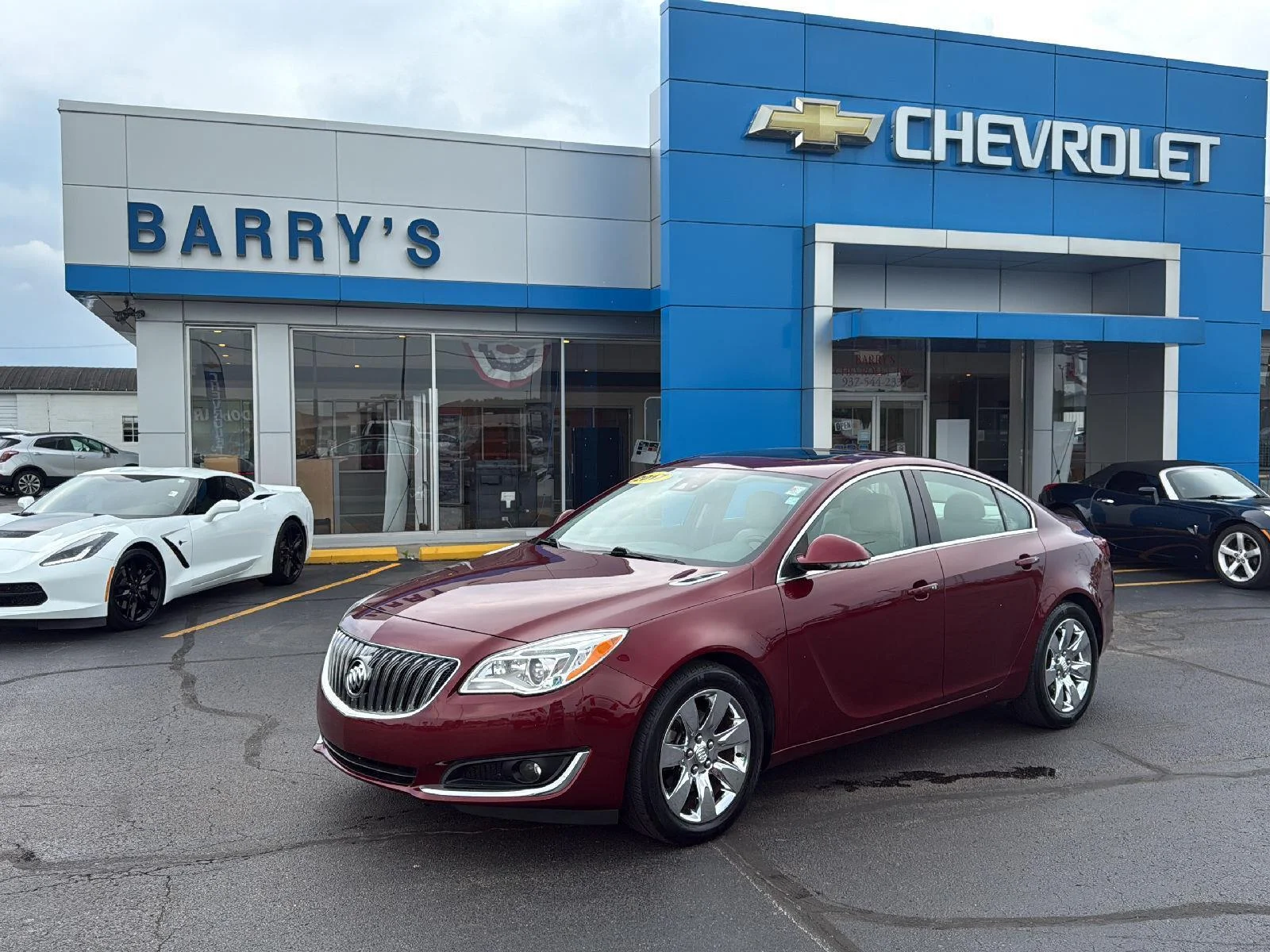 Used 2017 Buick Regal Premium 2 with VIN 2G4GR5GXXH9125928 for sale in West Union, OH