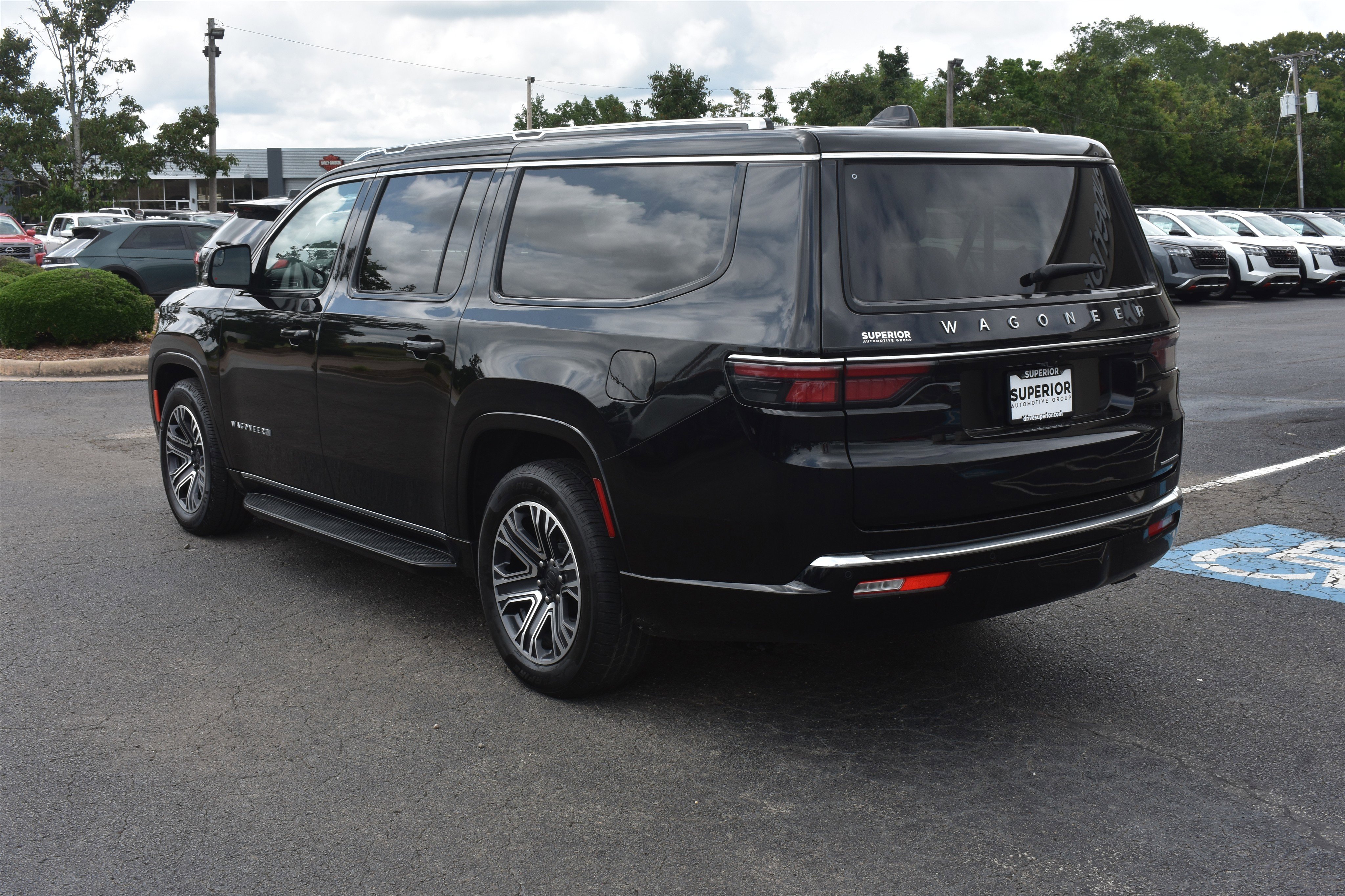 Used 2023 Diamond Black Crystal Pearlcoat Jeep Series II image 8