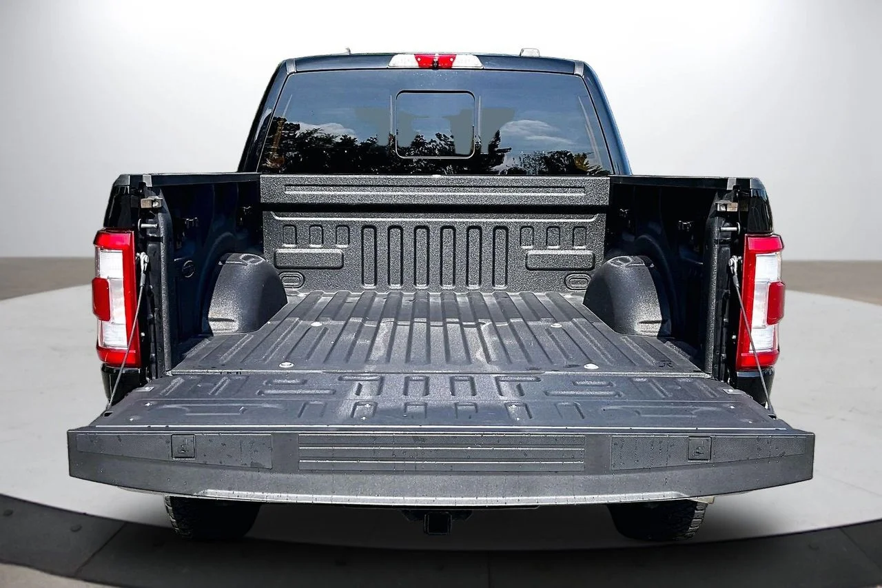 Certified Used 2022 Black Ford Lariat image 25