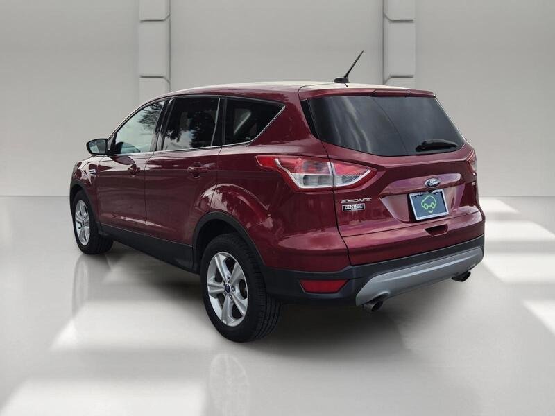 Used 2015 Ruby Red Metallic FORD FWD 4DR SE image 3