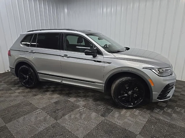 2024 Volkswagen Tiguan 2.0T SE R-Line Black