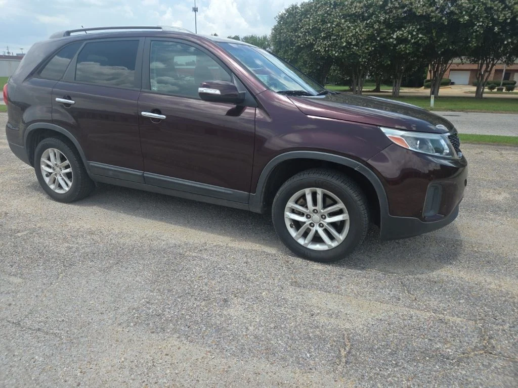 Used 2015 Red Kia LX image 15