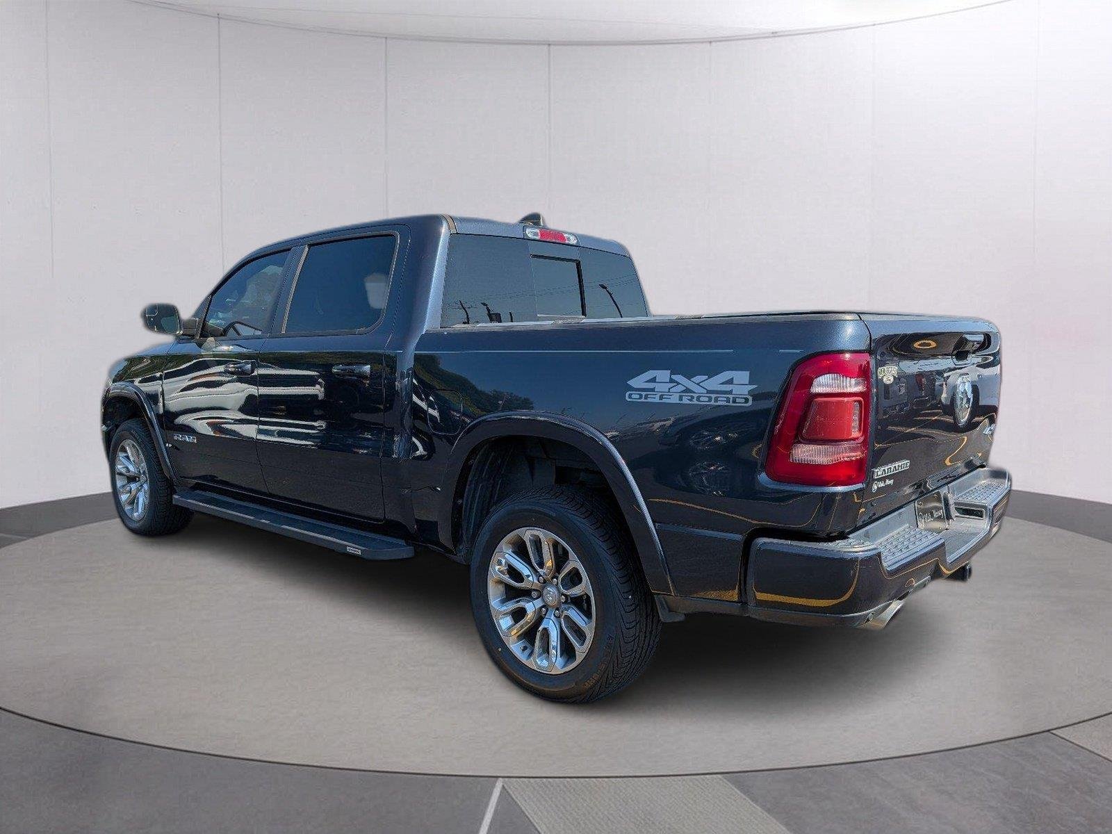 Used 2020 Diamond Black Crystal Pearlcoat Ram Laramie image 5