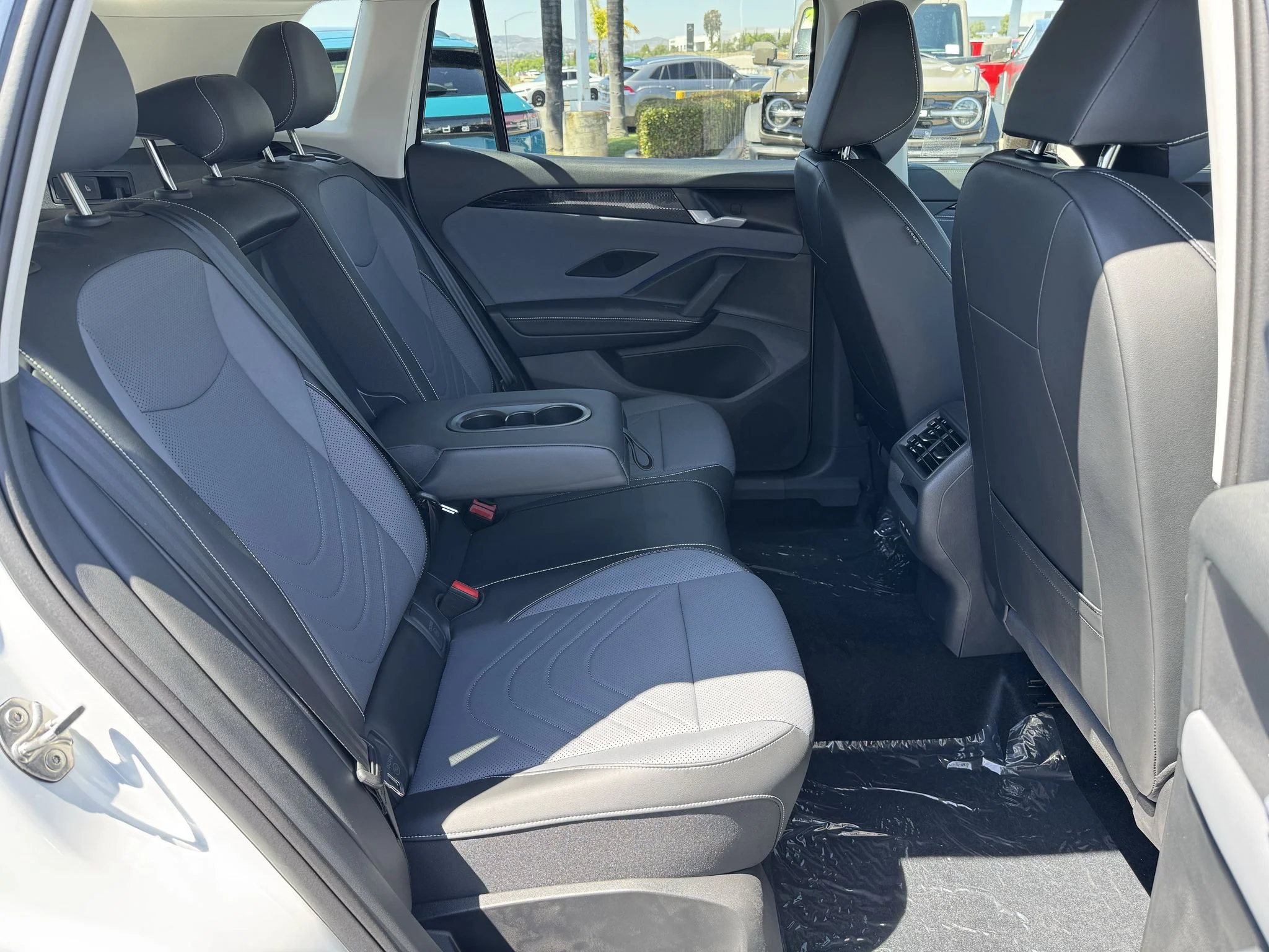 New 2026 Pure White Volkswagen SE image 30