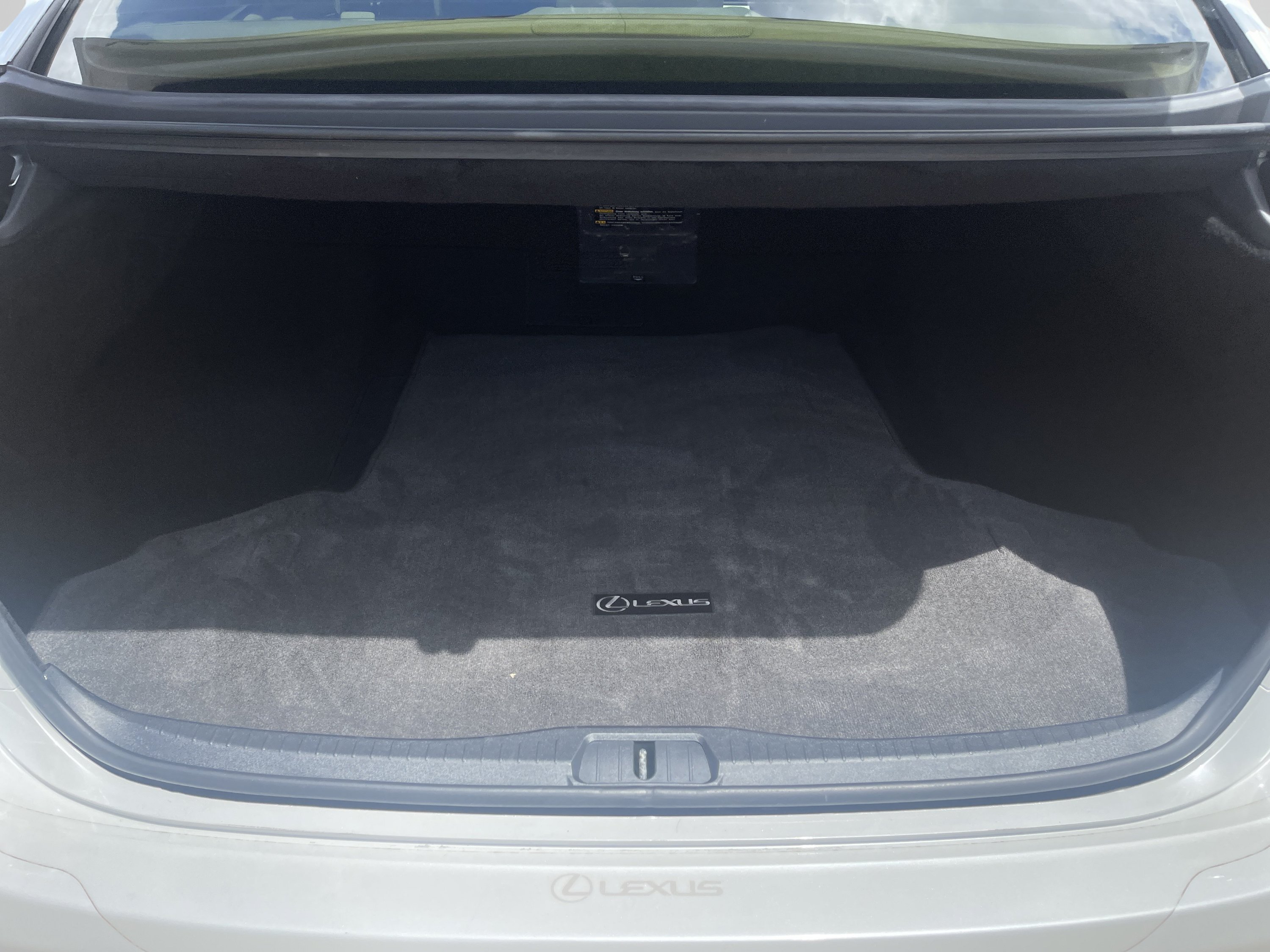 Used 2012 Starfire Pearl Lexus 4DR SDN RWD image 8