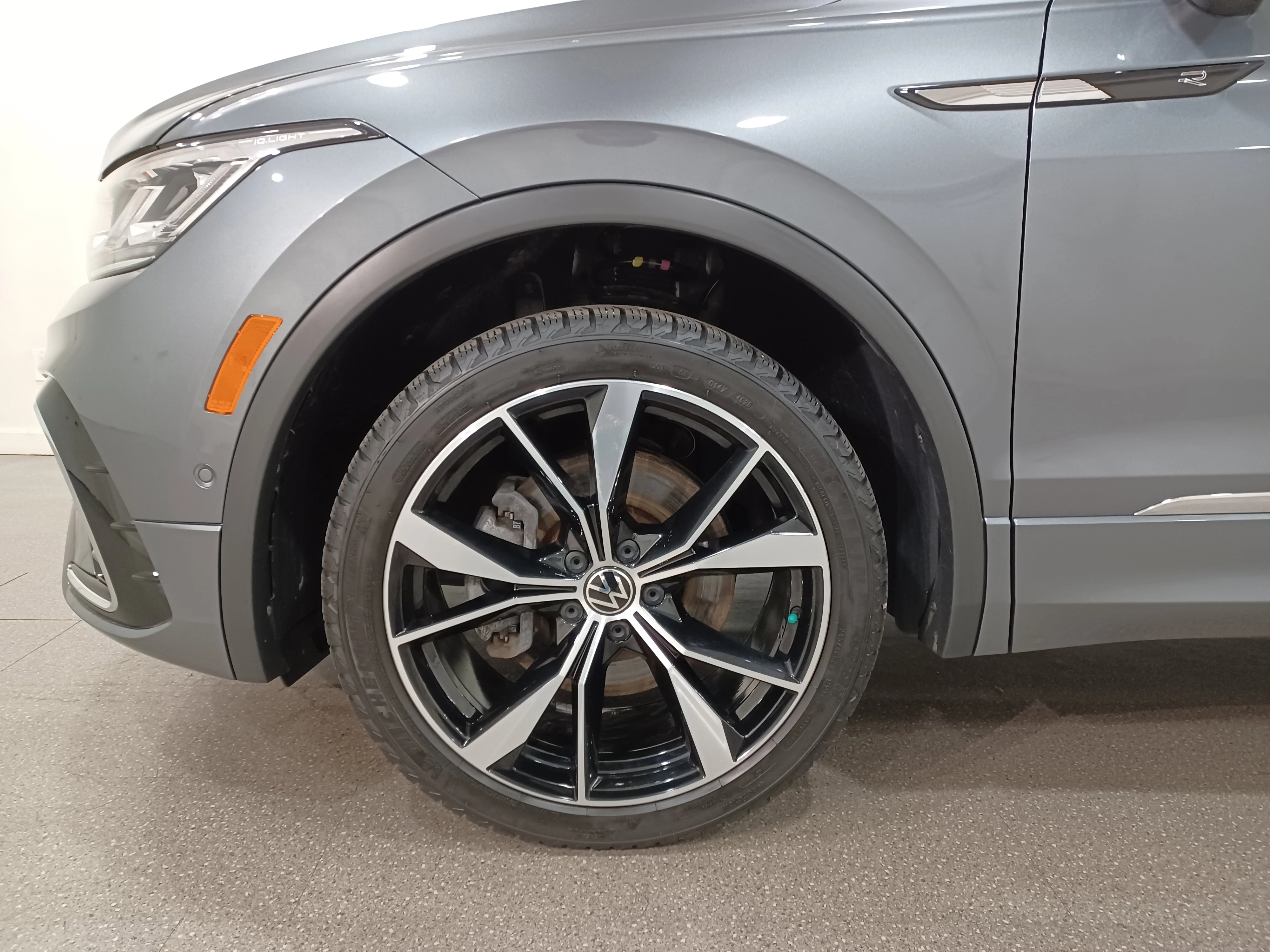 Certified Used 2022 Platinum Gray Metallic Volkswagen Highline R-Line 4Motion*Remote Start | Nav | 360 Cam | Htd & Cooled Leather | Pano Roof | Htd Wheel image 20