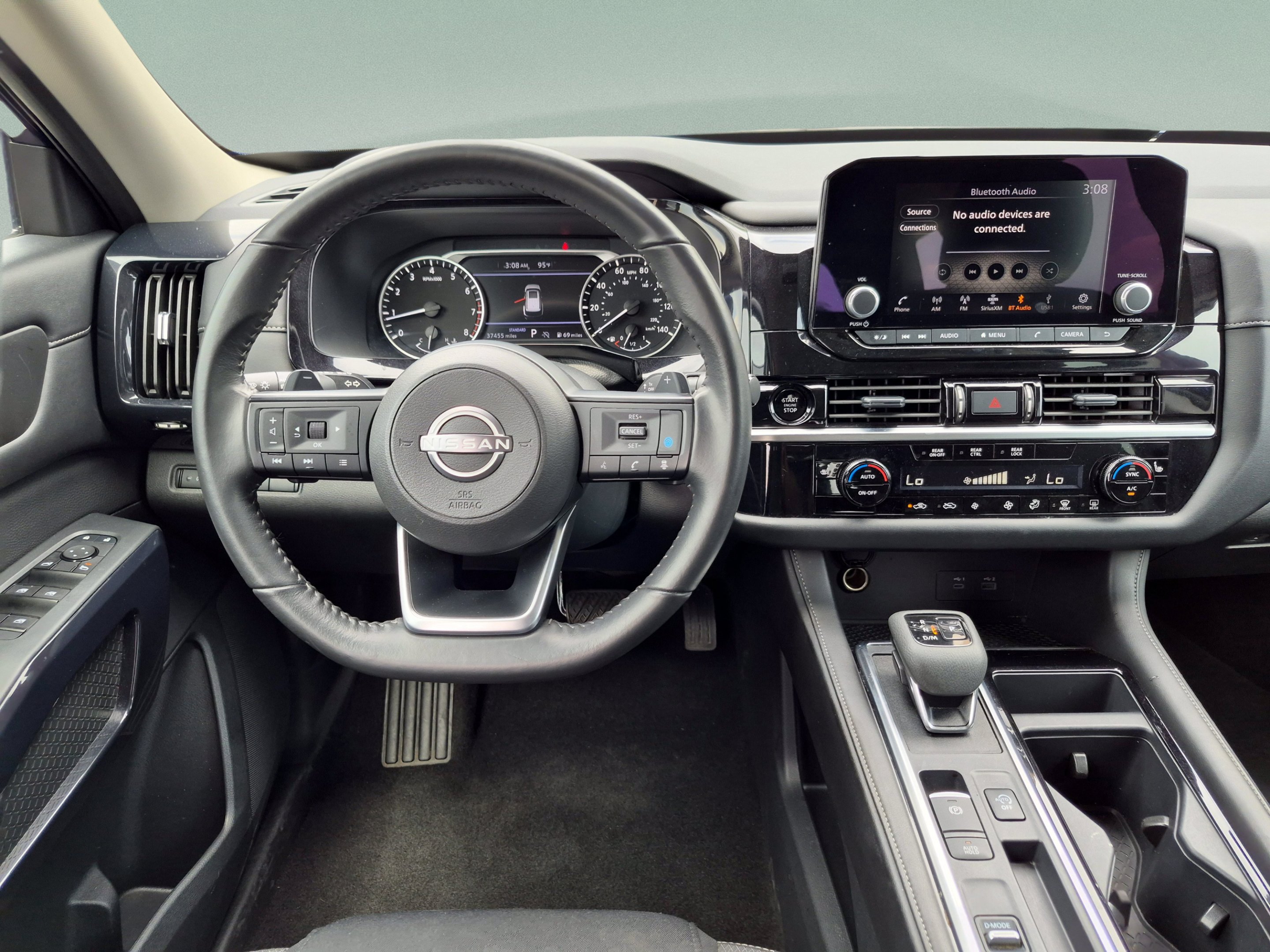 2025 Nissan Pathfinder SV - Photo 25