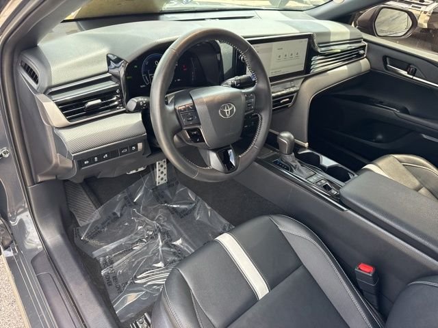 Used 2025  Toyota SE image 2