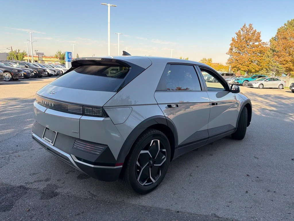 Used 2024 Cyber Gray Hyundai SEL image 5