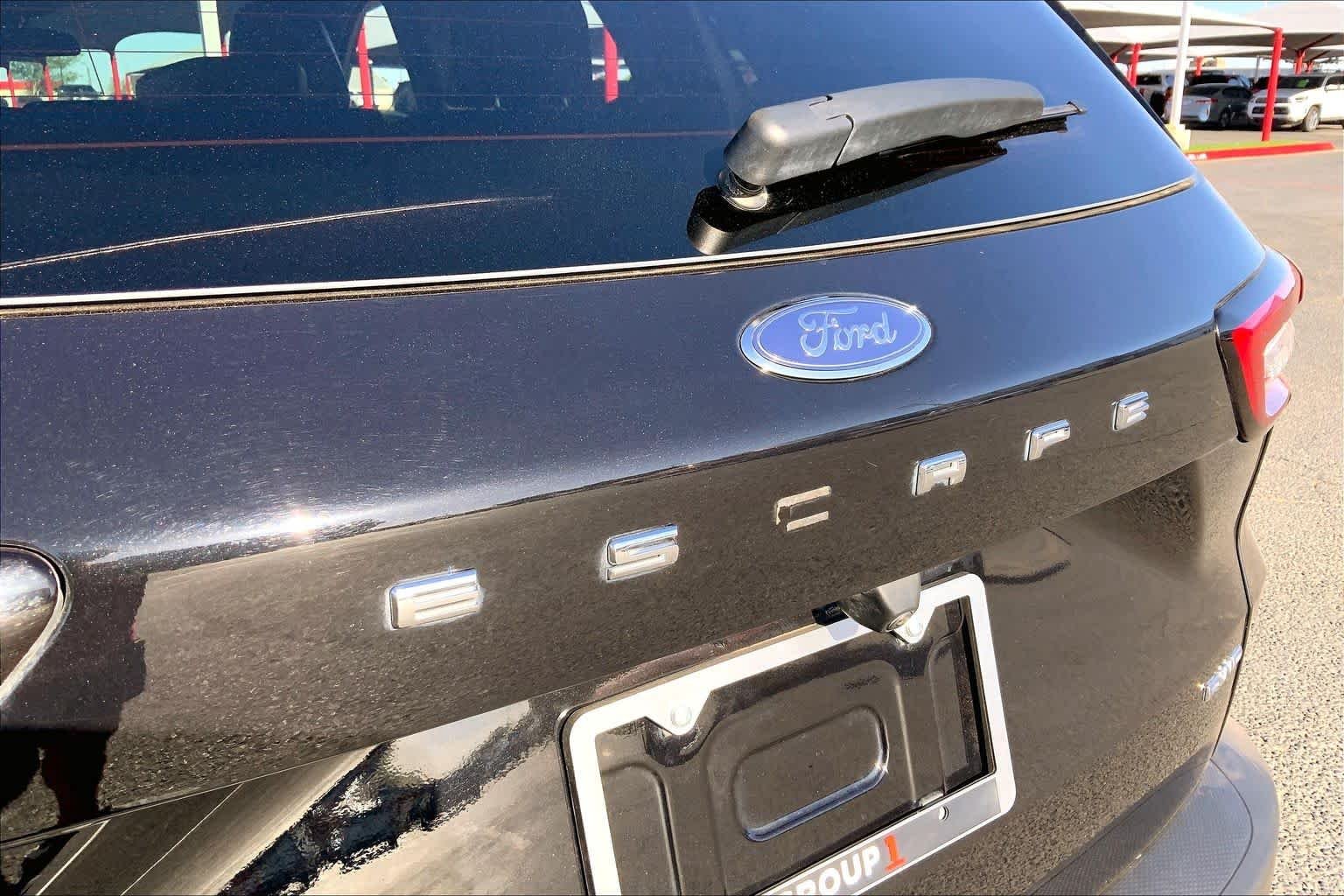 Used 2025 Agate Black Metallic Ford ST-Line image 31