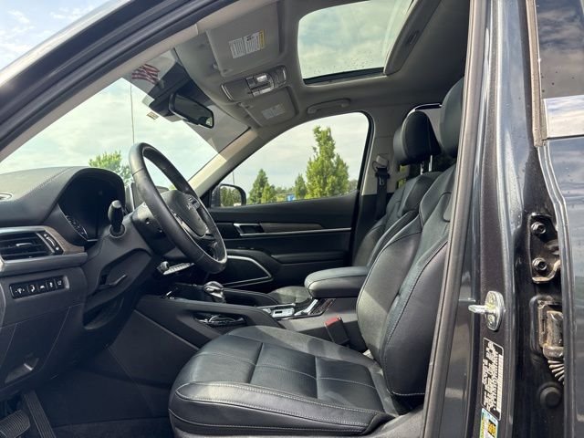 Used 2022 Gravity Gray Kia EX image 10