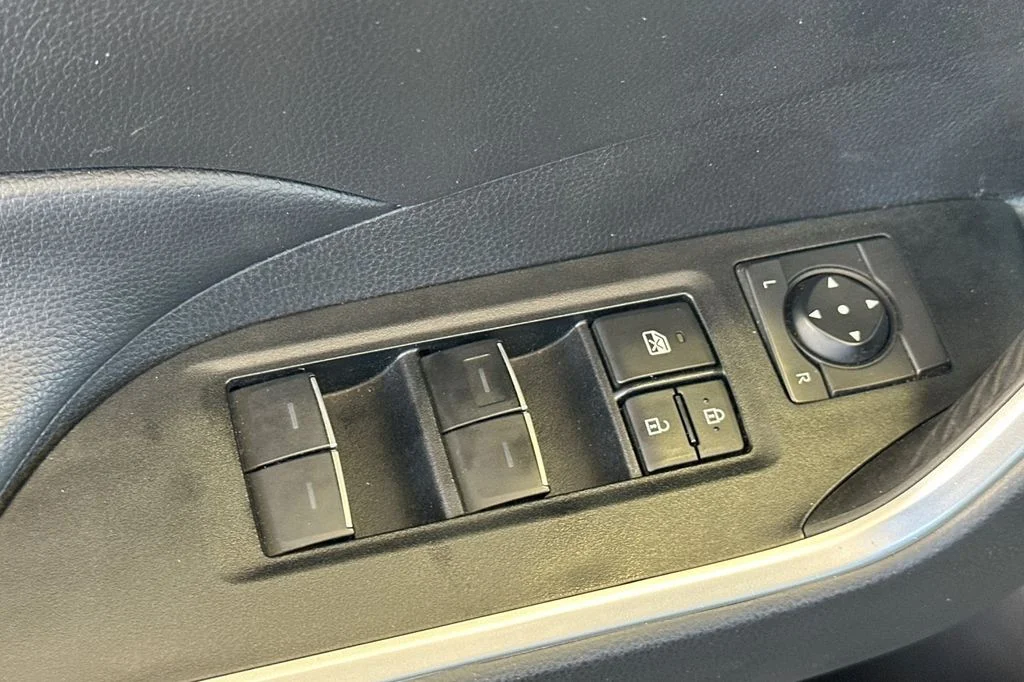 2025 Toyota RAV4 XLE Premium - Photo 12