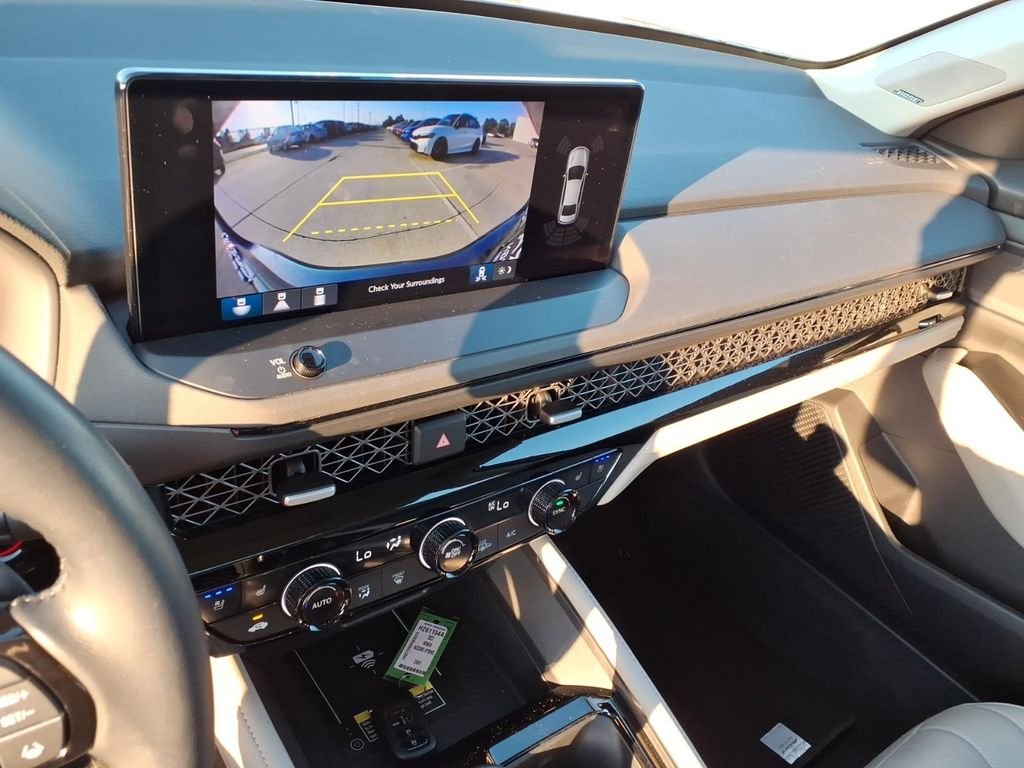 Used 2023 Gold Honda Touring image 7