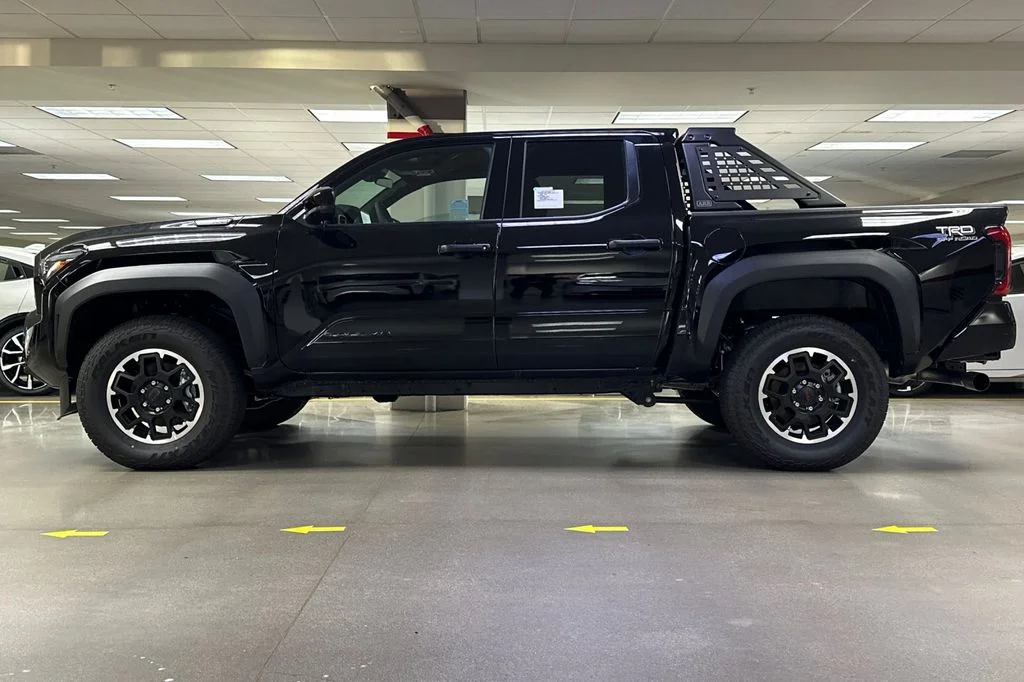 2025 Toyota Tacoma TRD Off Road - Photo 7