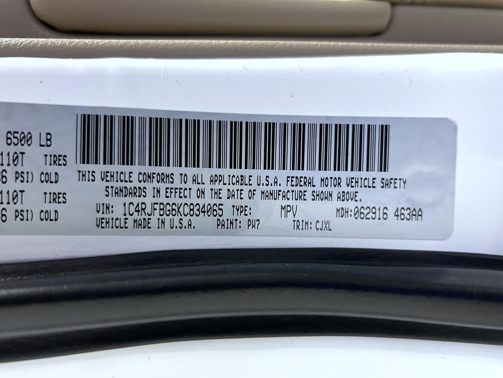 Used 2019 White Jeep Limited image 25