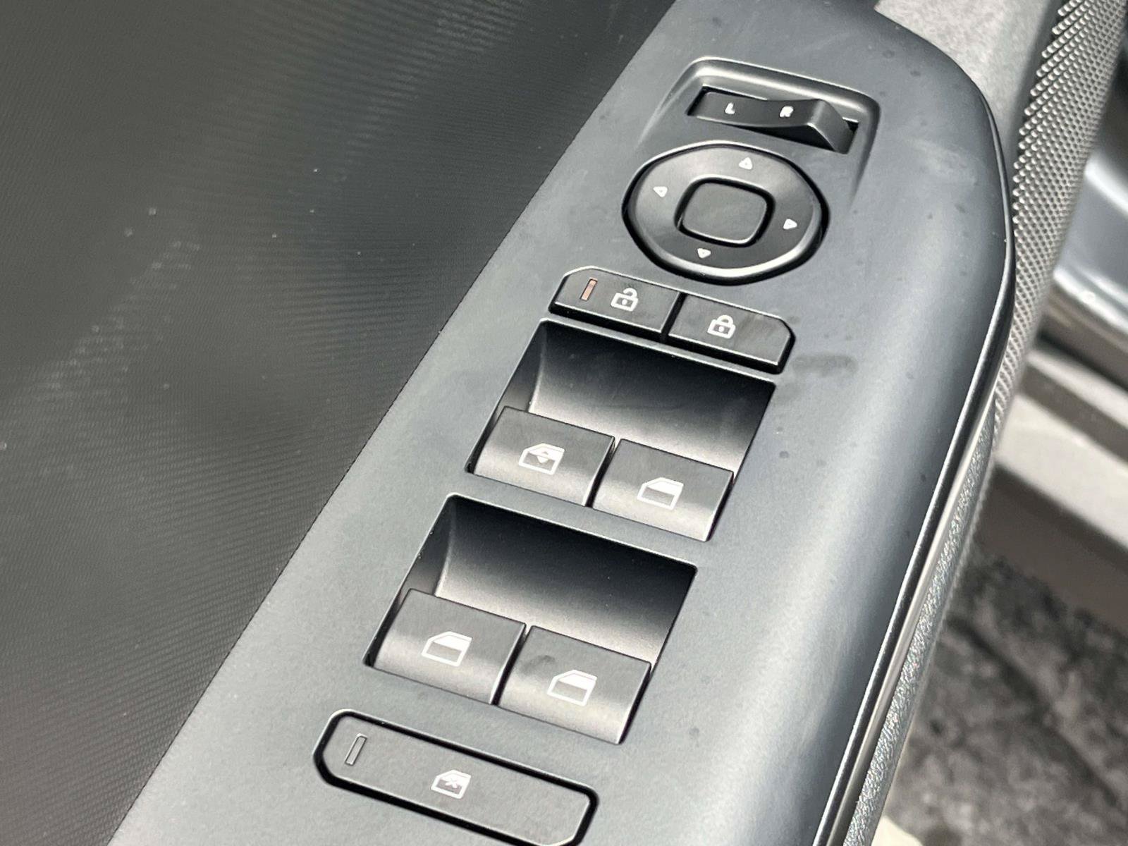 New 2026 Steel Gray Kia LXS image 22