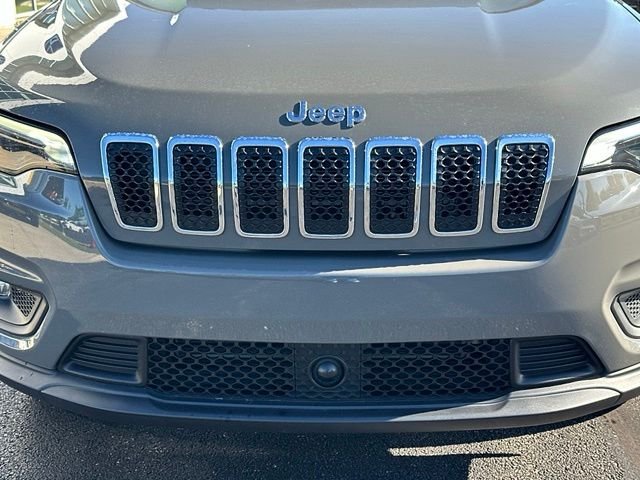 Used 2022 Gray Jeep Latitude Lux image 7