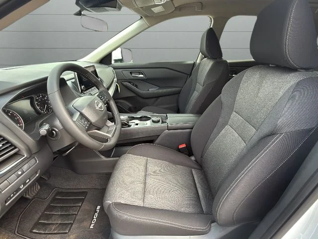2026 Nissan Rogue SV - Photo 18