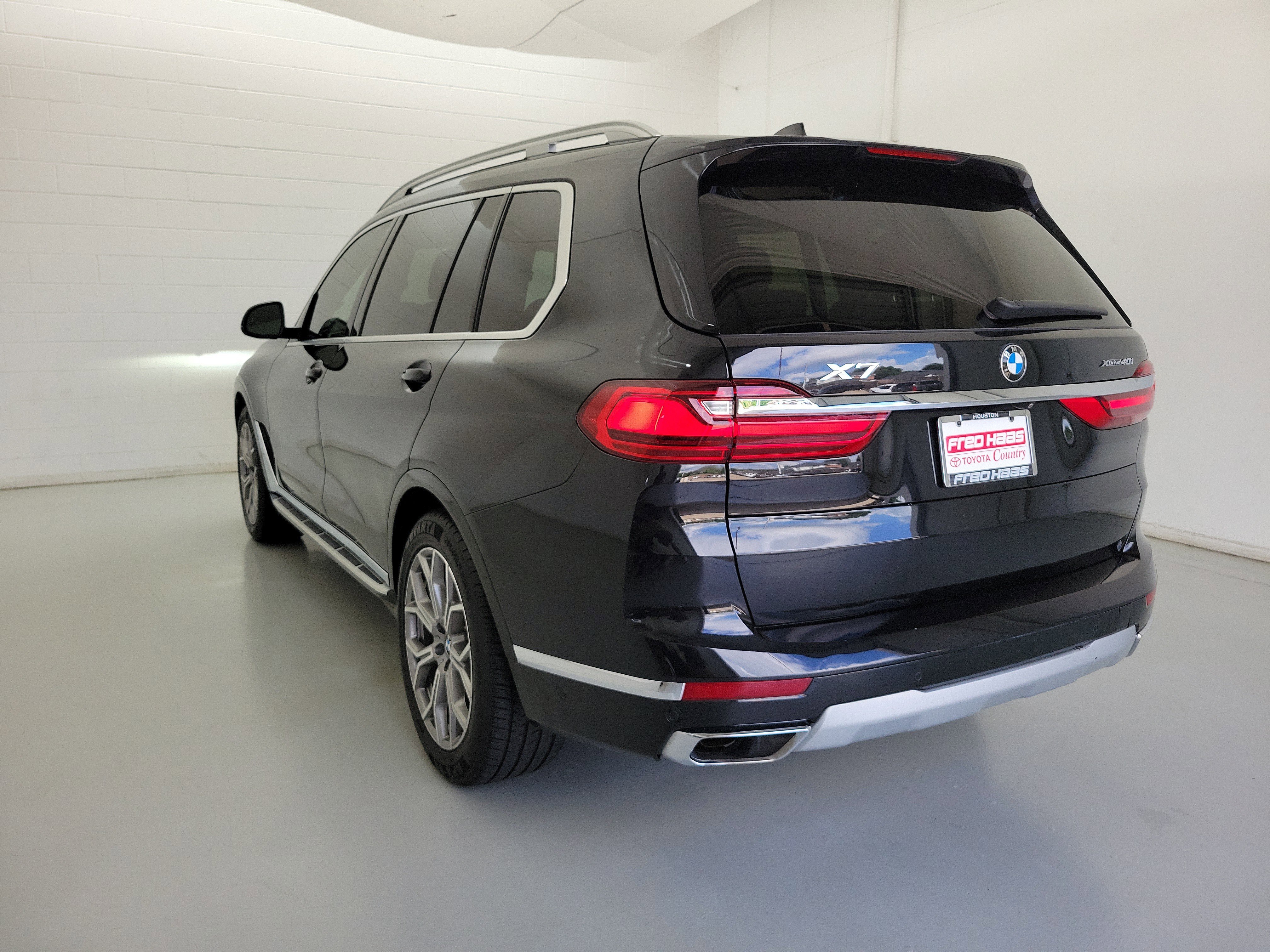 Used 2021 Black Sapphire Metallic BMW xDrive40i image 7