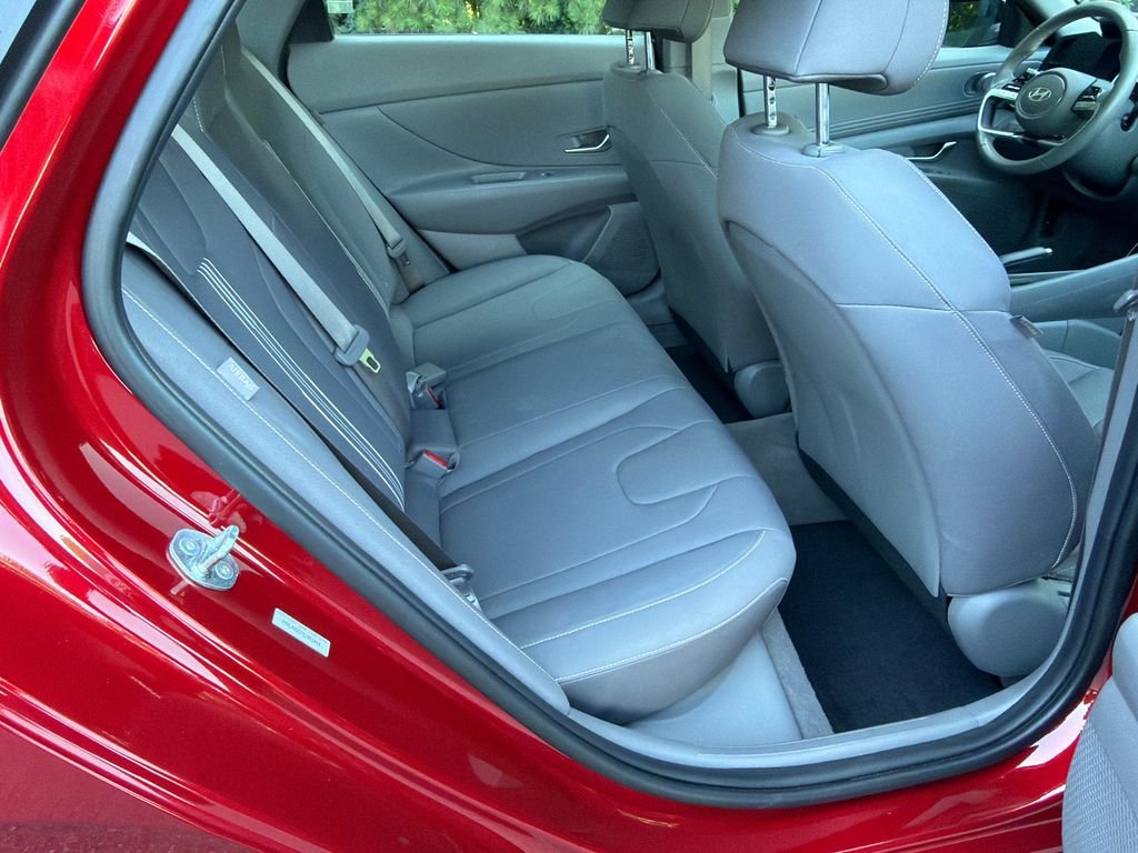 2025 Hyundai Elantra SEL - Photo 15