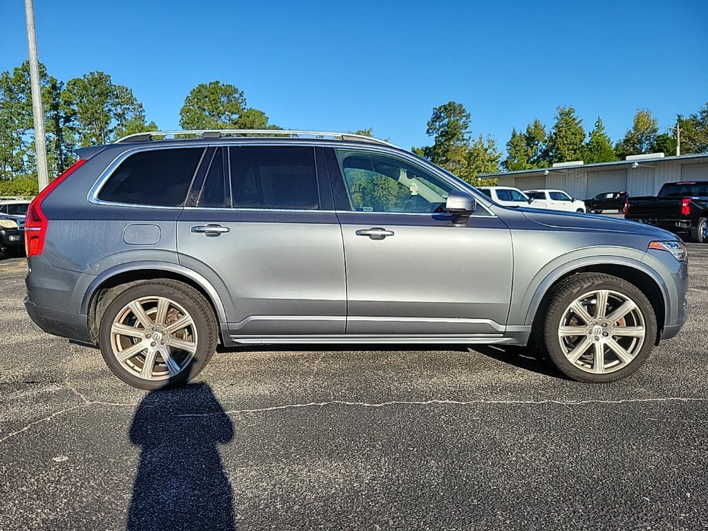 Used 2019 Gray Volvo T6 Momentum image 9