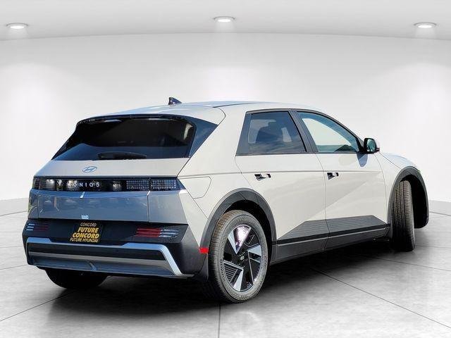 New 2026 Gray Hyundai SEL image 6