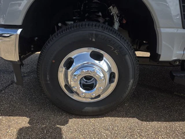 New 2026 Avalanche Ford F-350® Lariat® image 21