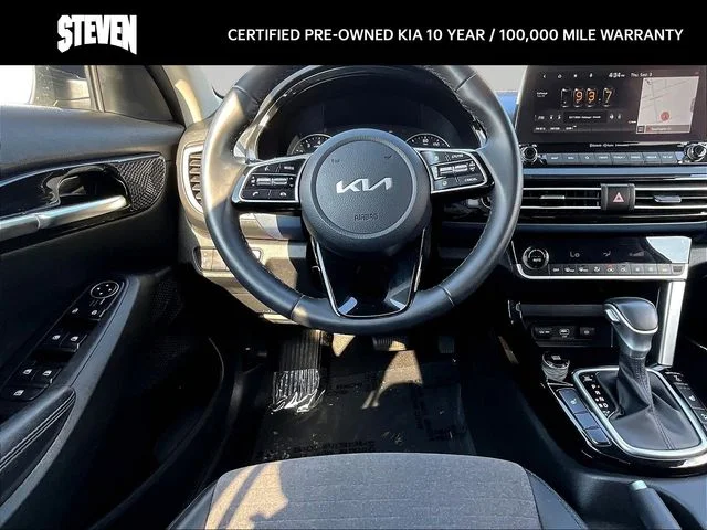 Used 2022 Yellow Kia S image 9