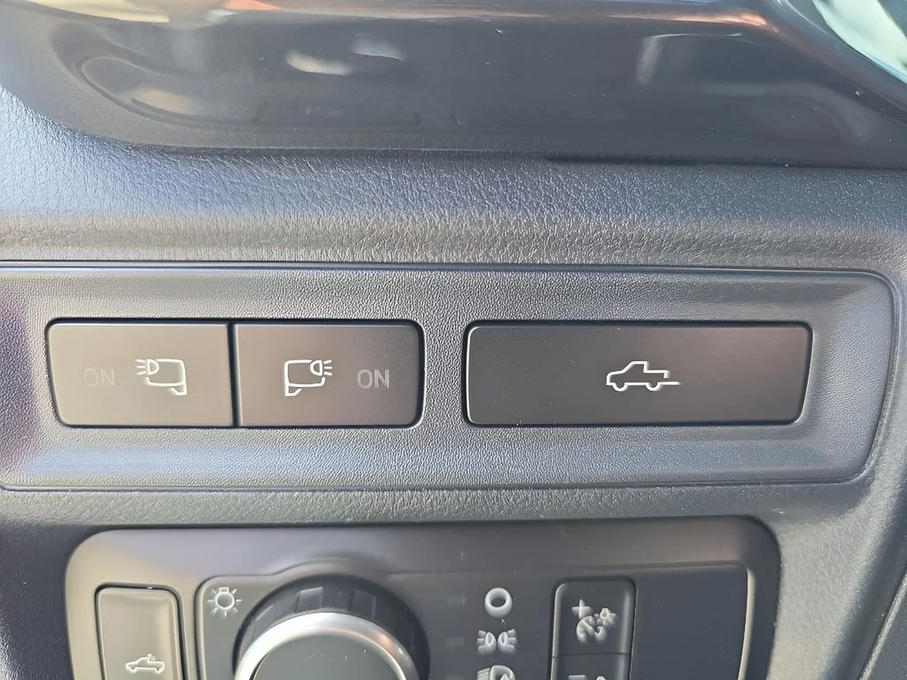 Used 2022 White Ford  image 34