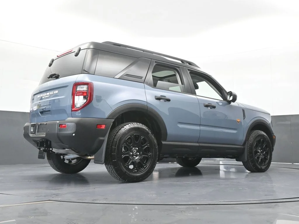 Used 2026 Azure Gray Metallic Ford Badlands image 69