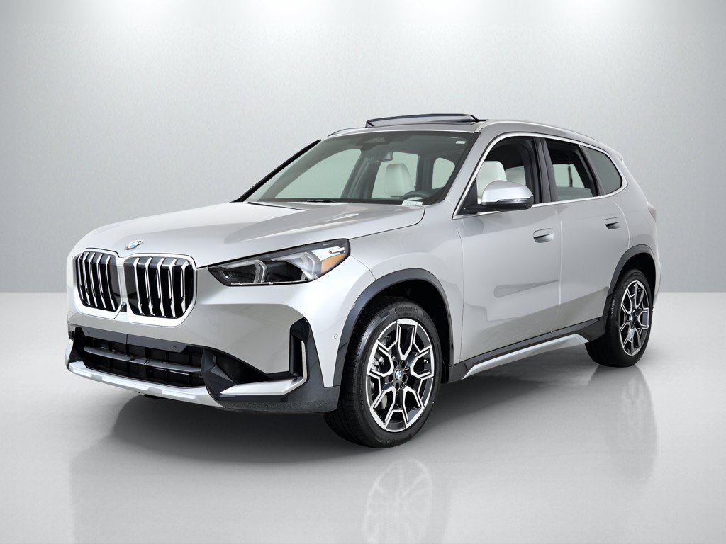 Used 2026 Space Silver Metallic BMW xDrive28i image 1