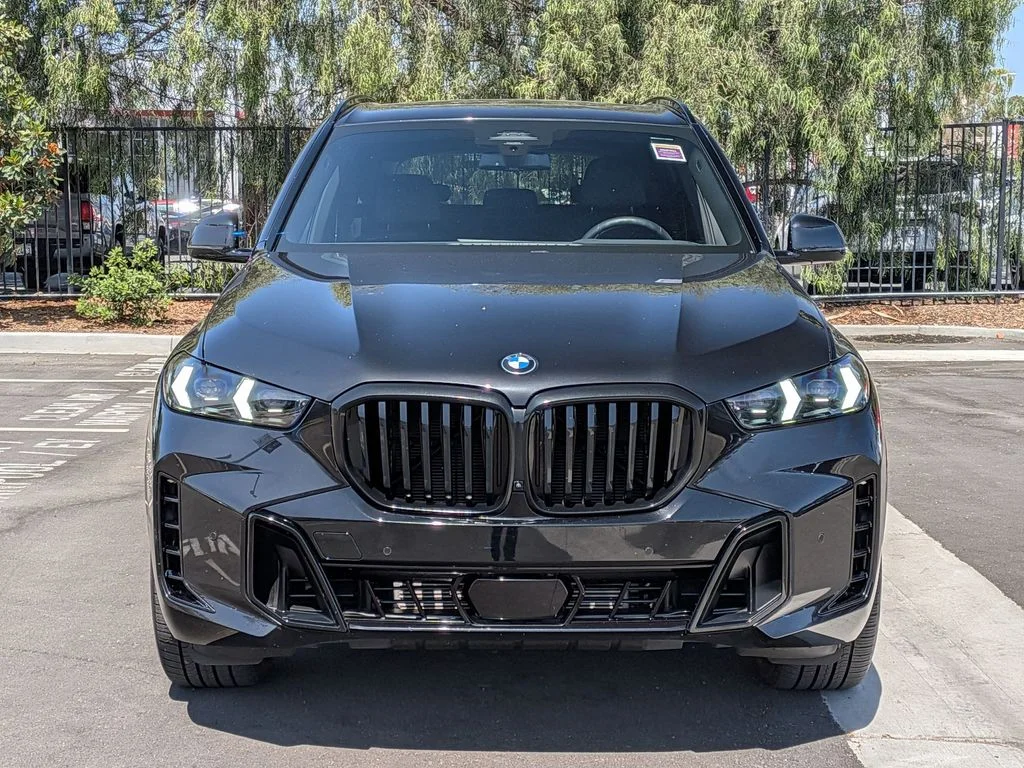 Used 2024 Black BMW sDrive40i image 4