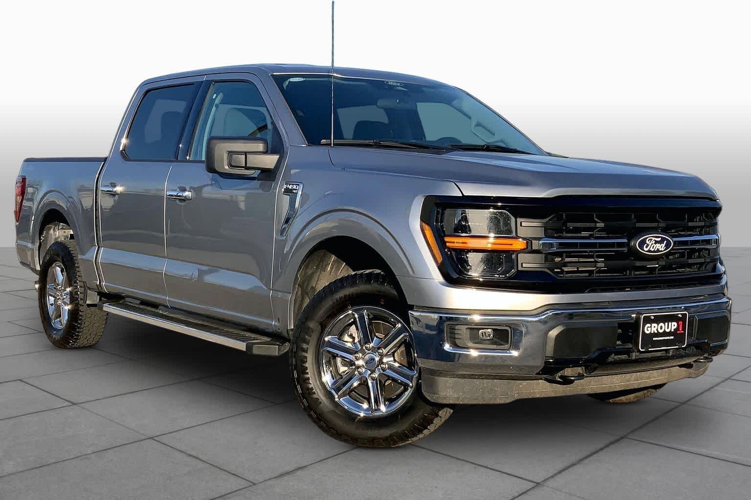 Used 2025 Iconic Silver Ford XLT image 3